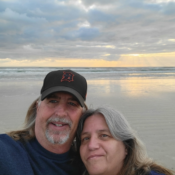 Meet your Posher, Laurie - Picture 3 of 4